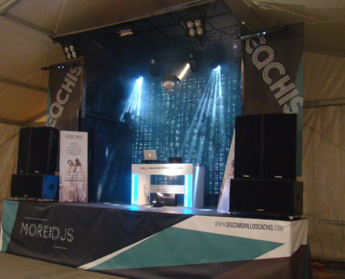 Camion Escenario Los Cachis en Carpa