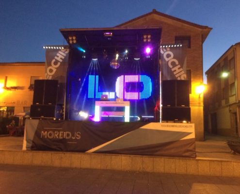 Camion Escenario Los Cachis en plaza