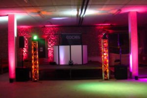 Disco Movil Los Cachis - Equipo Superior en Boda con torres de luz