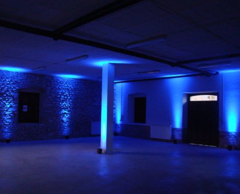 Iluminacion Estructural Interior sala luces en azul